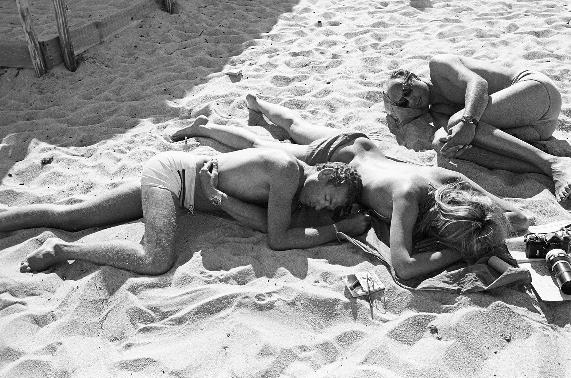 Σώματα σε παραλίες: ένα φωτογραφικό αφιέρωμα-2