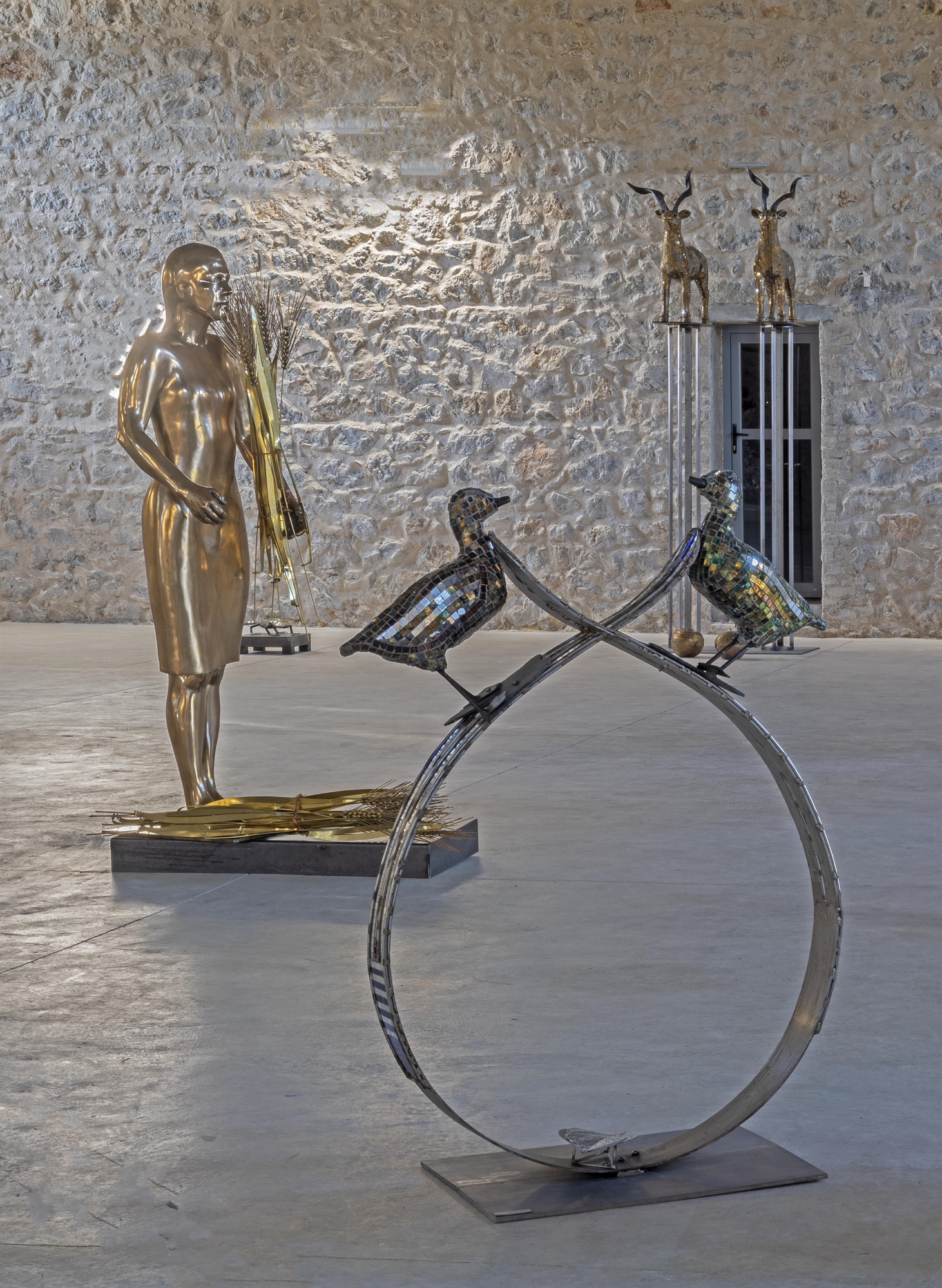 Tα έργα της Αφροδίτης Λίτη μάς ξαναθυμίζουν το ιερό παρελθόν της Ελευσίνας-2