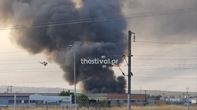 θεσσαλονίκη-σε-ύφεση-η-φωτιά-σε-επιχεί-563715481