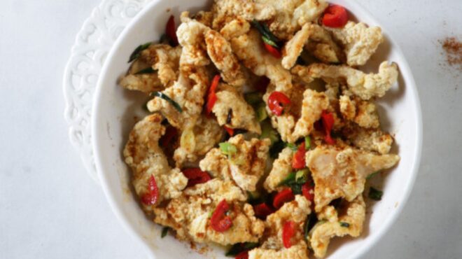 τηγανητό-καλαμάρι-με-εξωτικό-ντιπ-563728129