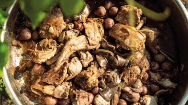 κουνέλι-τσιγαριαστό-με-ασκορδουλάκο-563728141