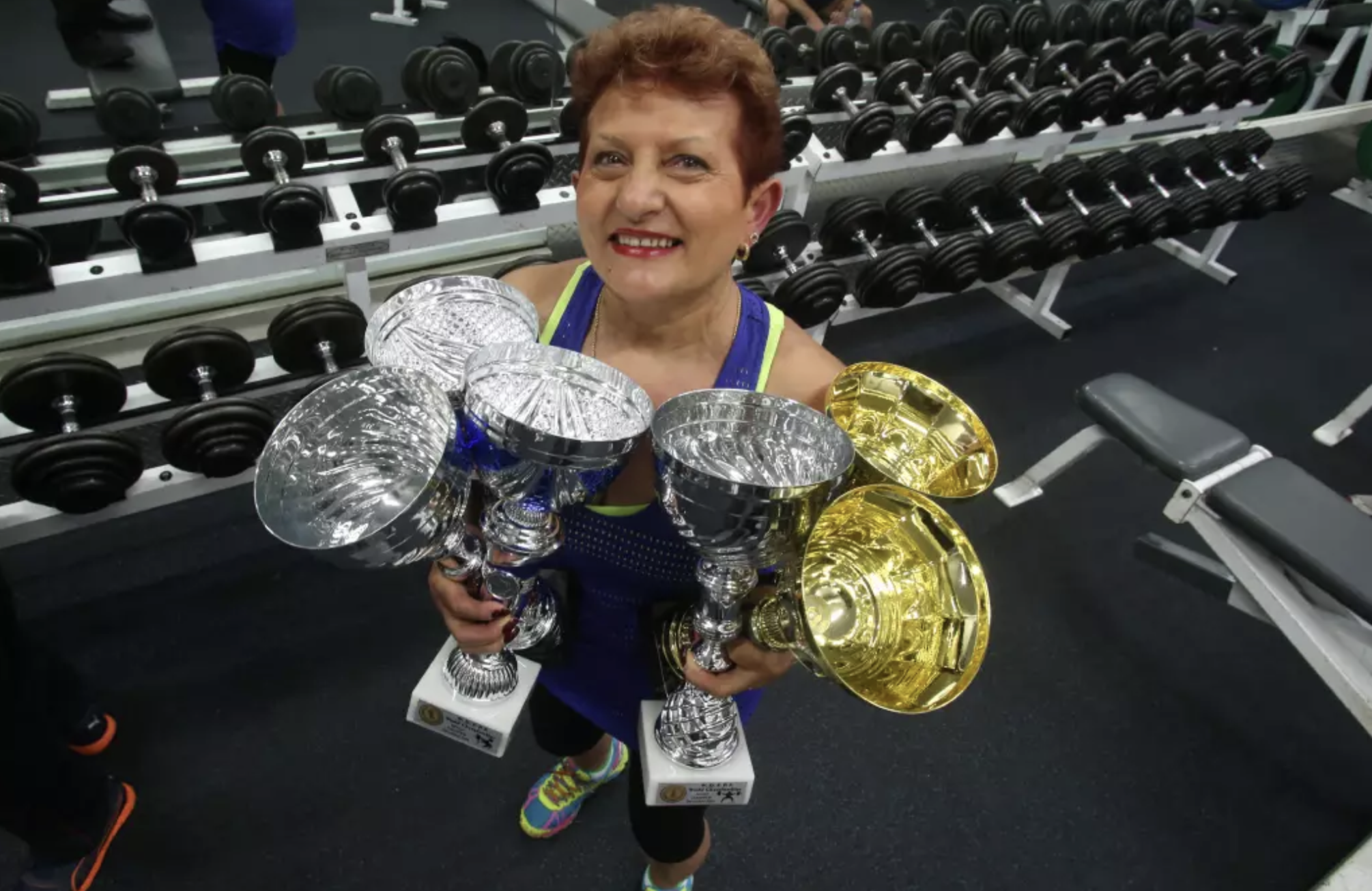 Η 80χρονη Ελεν Κωνσταντίνος σηκώνει 100 κιλά deadlift-2