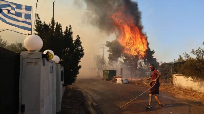 live-μάχη-με-τις-φλόγες-σε-εύβοια-κρήτη-με-563737294