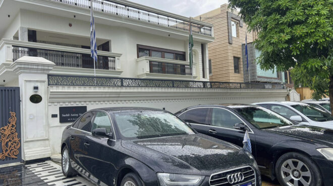 ινδία-συνελήφθη-ψεύτικος-πρέσβης-έ-563736811