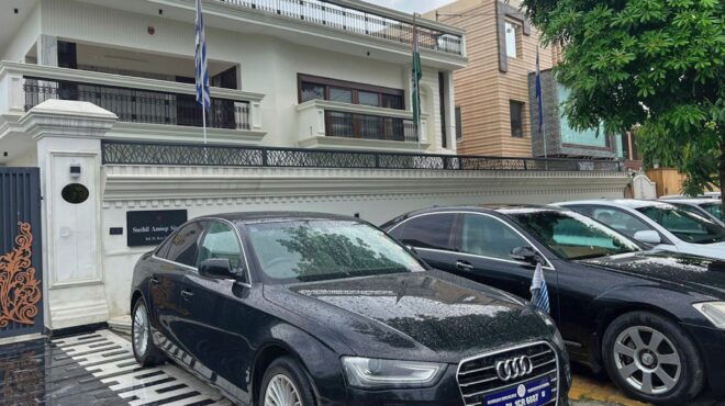 ινδία-ανδρας-έτρεχε-fake-πρεσβεία-χώρα-563730670