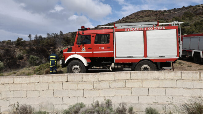 κερατέα-σύλληψη-για-θερμές-εργασίες-σ-563737699
