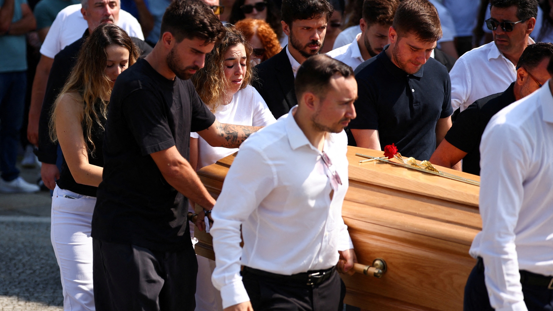 Πορτογαλία: Σε κλίμα οδύνης το τελευταίο αντίο στον Ντιόγκο Ζότα [εικόνες]-4