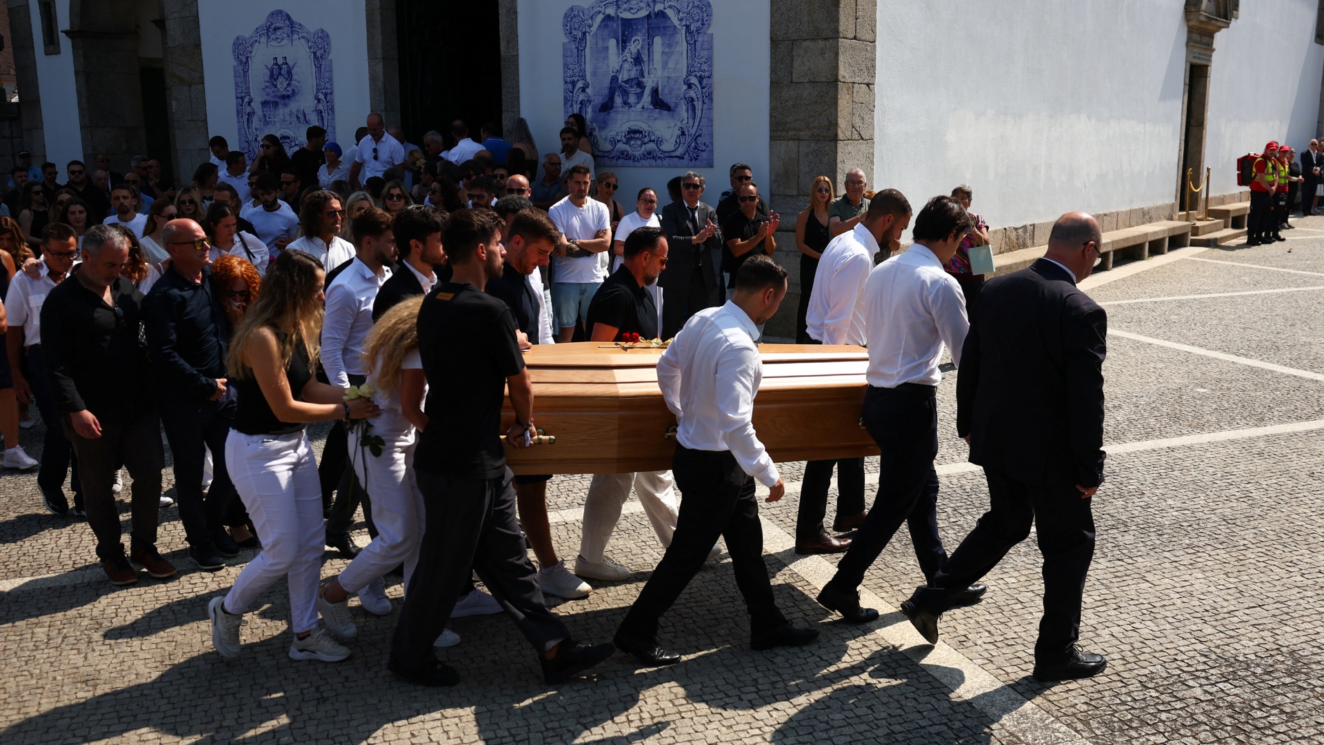 Πορτογαλία: Σε κλίμα οδύνης το τελευταίο αντίο στον Ντιόγκο Ζότα [εικόνες]-5