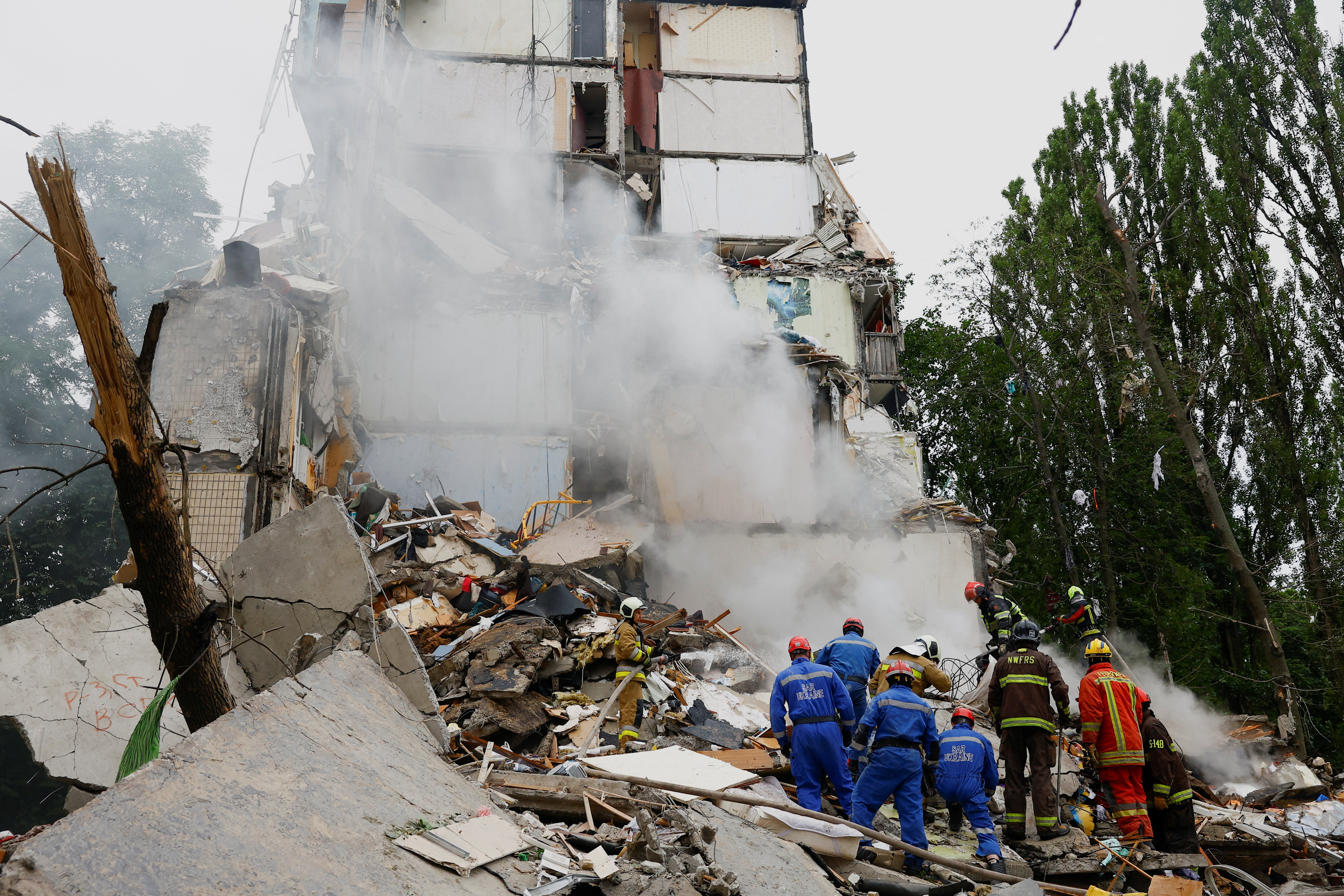 Ουκρανία: Οκτώ νεκροί από νυχτερινά πλήγματα της Ρωσίας στο Κίεβο-4