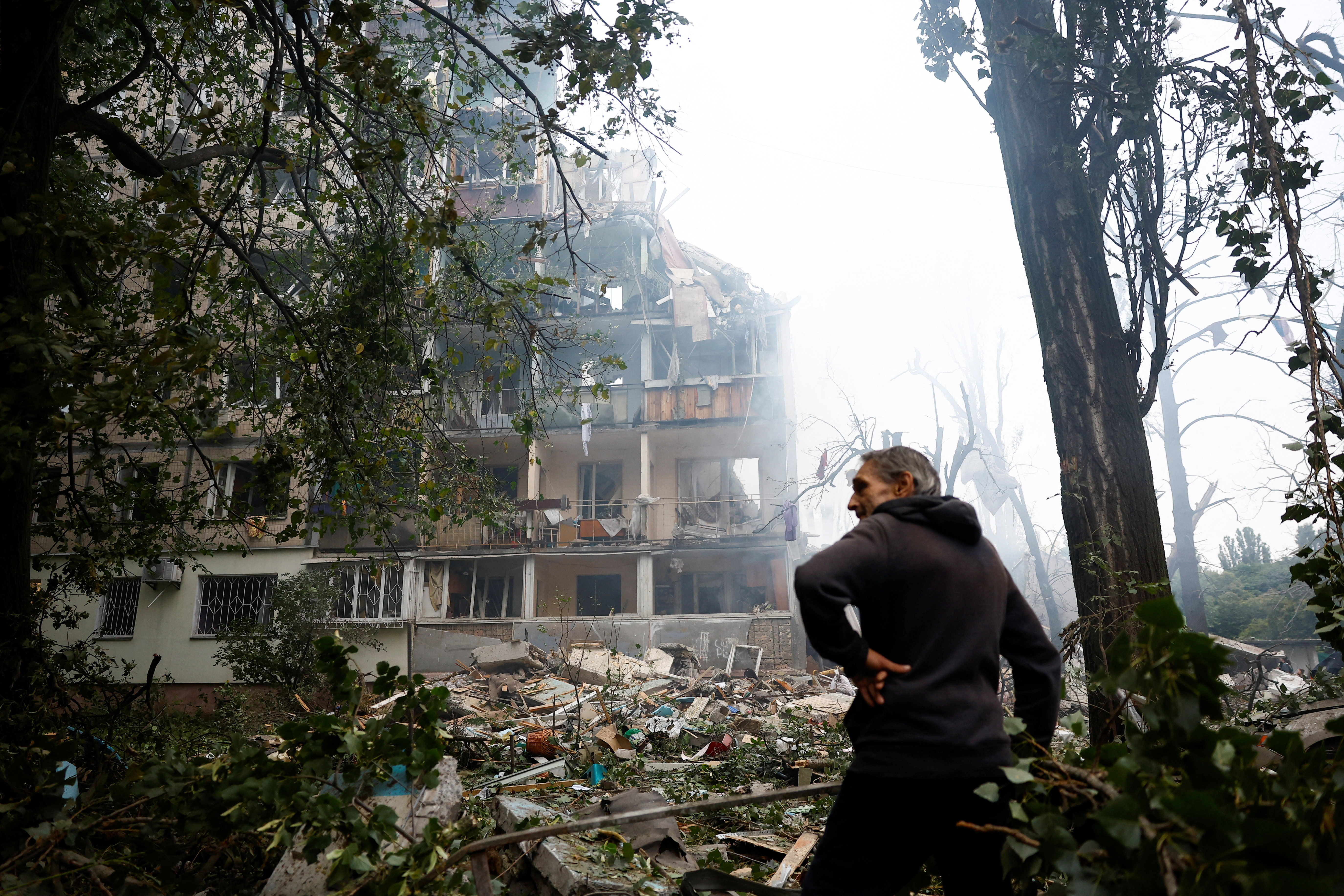 Ουκρανία: Οκτώ νεκροί από νυχτερινά πλήγματα της Ρωσίας στο Κίεβο-5