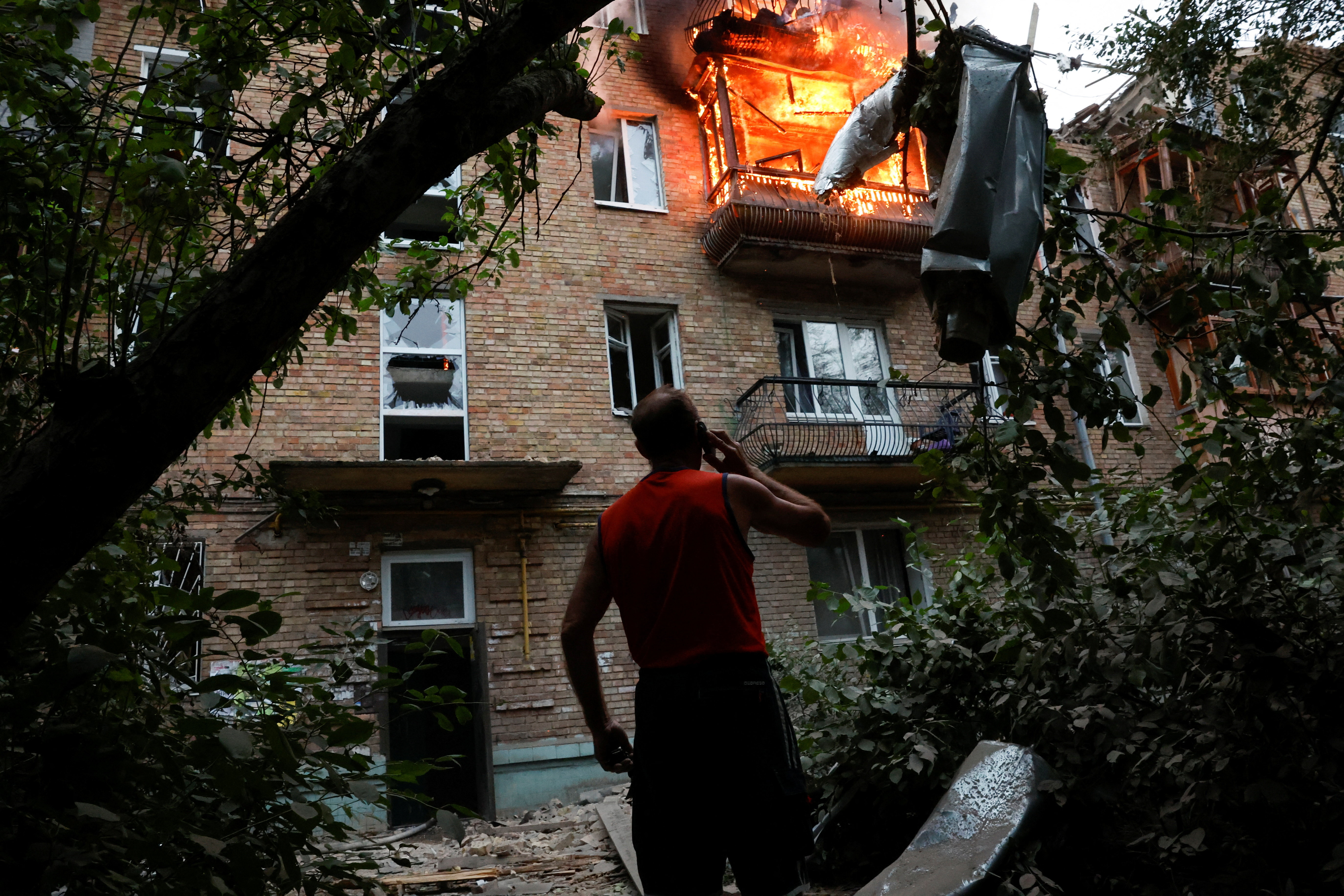 Ουκρανία: Οκτώ νεκροί από νυχτερινά πλήγματα της Ρωσίας στο Κίεβο-6