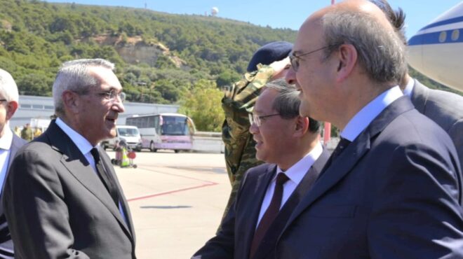 στη-ρόδο-ο-πρωθυπουργός-της-κίνας-563698546