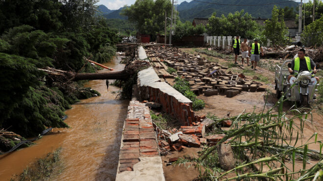 κίνα-60-νεκροί-από-τις-καταρρακτώδεις-β-563743774