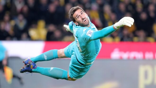 χουλιάν-κουέστα-σε-λεωφόρο-διπλής-κατ-563701285