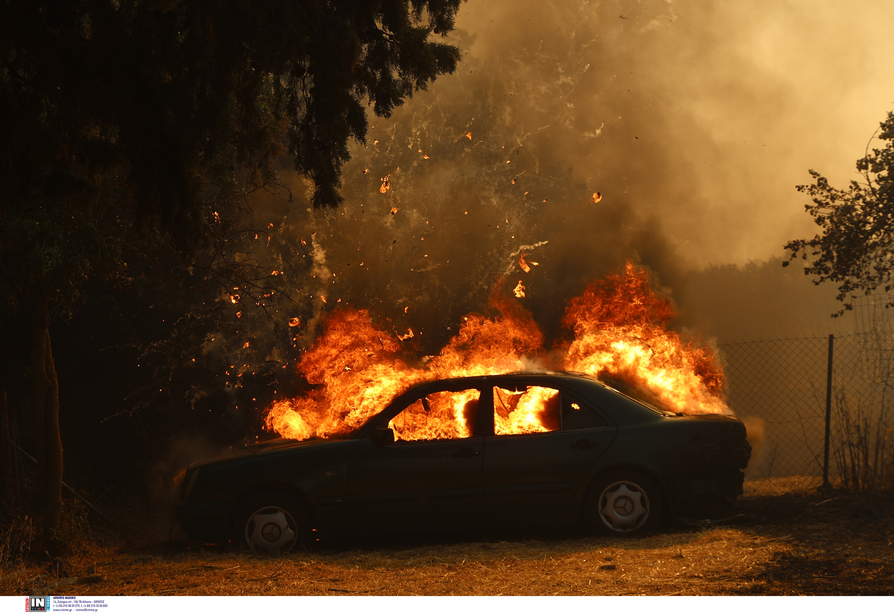 Μεγάλες φωτιές σε Αττική, Εύβοια, Μεσσηνία και Κύθηρα – Καίγονται σπίτια, απεγκλωβισμοί πολιτών-11