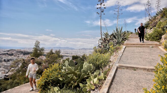 καύσωνας-κλείνει-ο-λυκαβηττός-ανοι-563734657