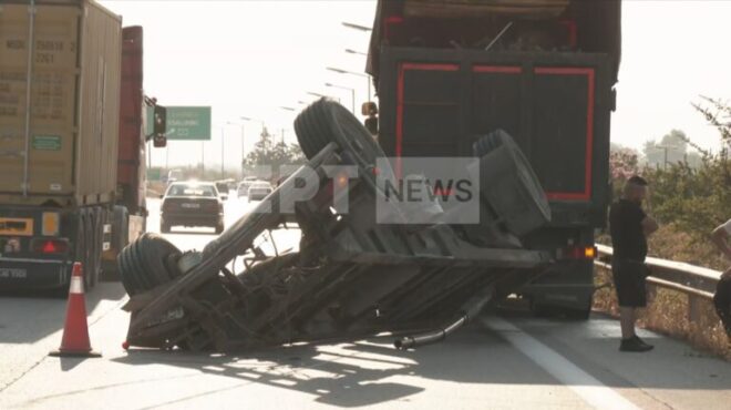 θεσσαλονίκη-συρόμενο-νταλίκας-έπεσε-563701663