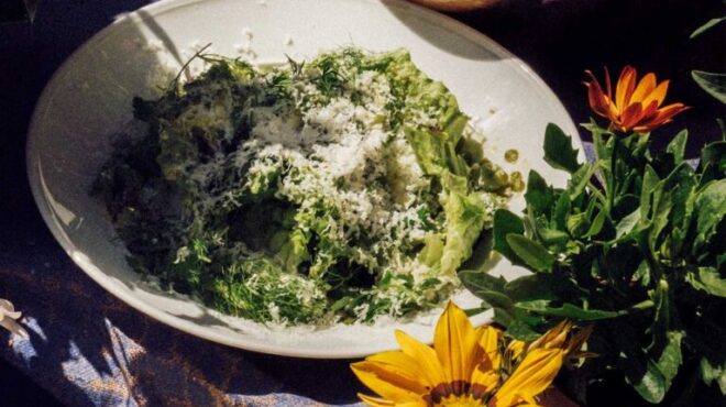 μαρουλοσαλάτα-με-σπυρωτή-φάβα-από-μπι-563695600