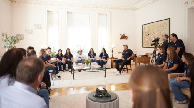 συνάντηση-μητσοτάκη-με-τα-χρυσά-κορ-563734579