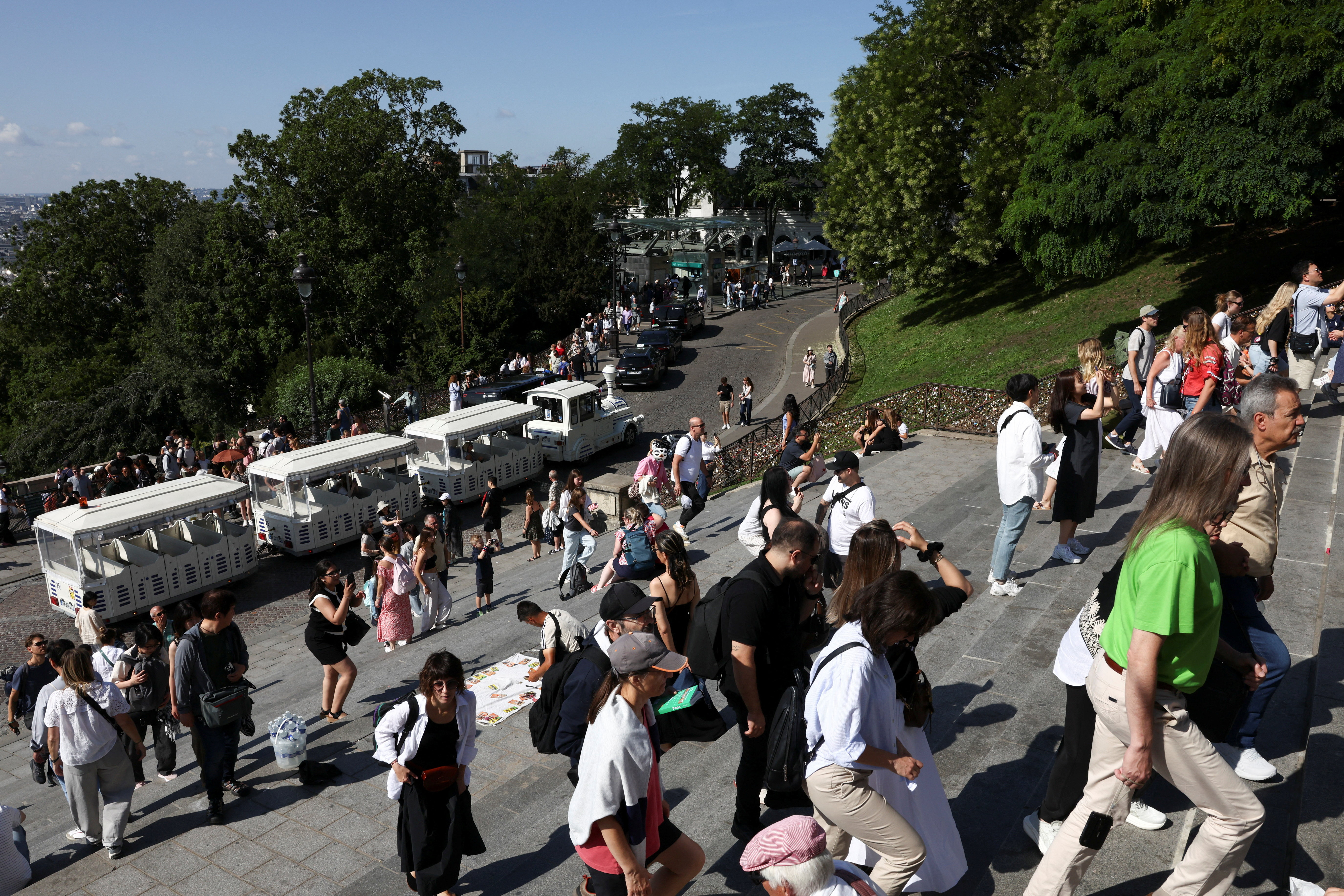 Μονμάρτρη: Η επόμενη Βαρκελώνη; – Οι κάτοικοι φοβούνται τον υπερτουρισμό-2