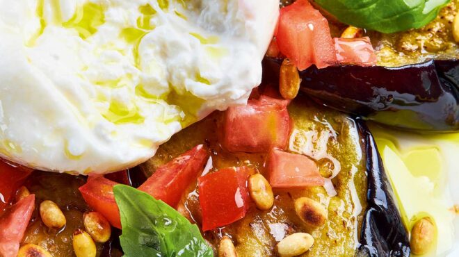 oι-σαλάτες-του-ενός-λαχανικού-μελιτζάν-563743363