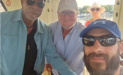 Βόλτα με τον Μόργκαν Φρίμαν στους Παξούς – «Ερχεται κάθε χρόνο, λατρεύει τις Μπλε Σπηλιές»