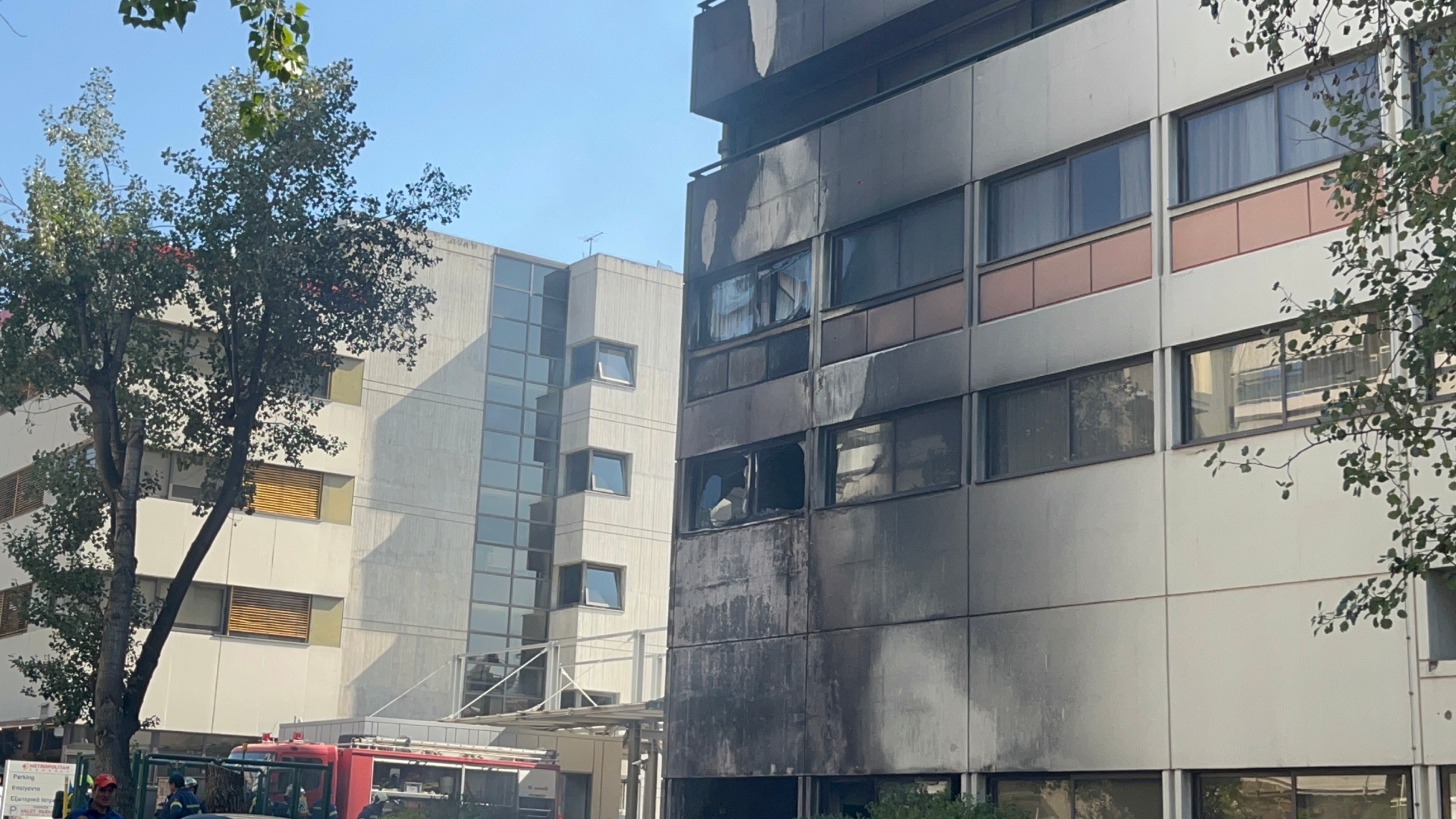 Κατασβέστηκε η φωτιά σε ιδιωτική κλινική στον Χολαργό-2