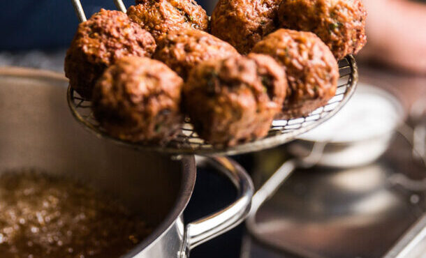 κεφτέδες-στο-τηγάνι-18-συνταγές-που-φων-563743369