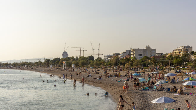 βόλτα-στην-ελεύθερη-γλυφάδα-στο-π-563708464