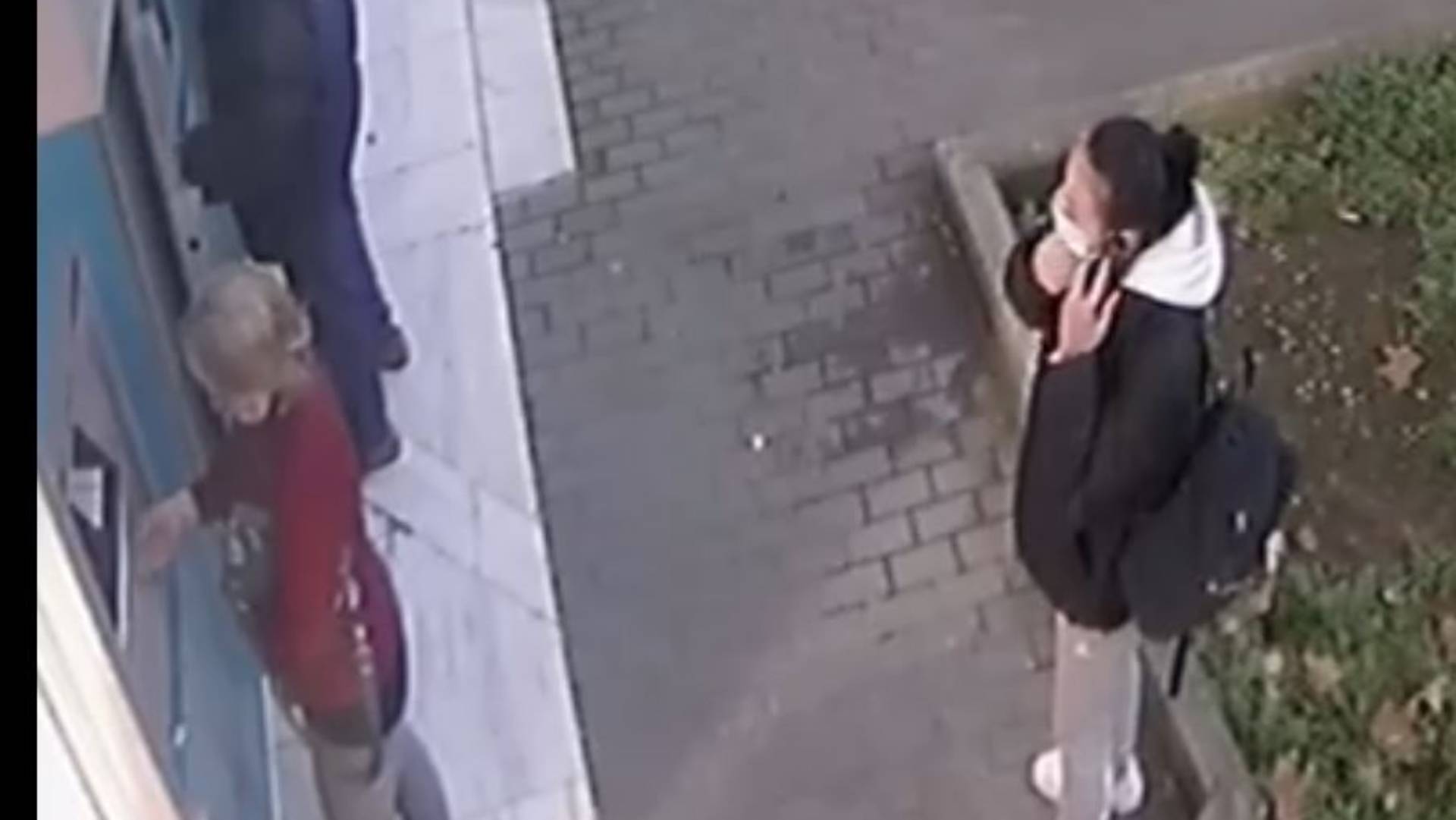 Πώς δρούσε η σπείρα που έκλεβε κάρτες από ηλικιωμένες-2