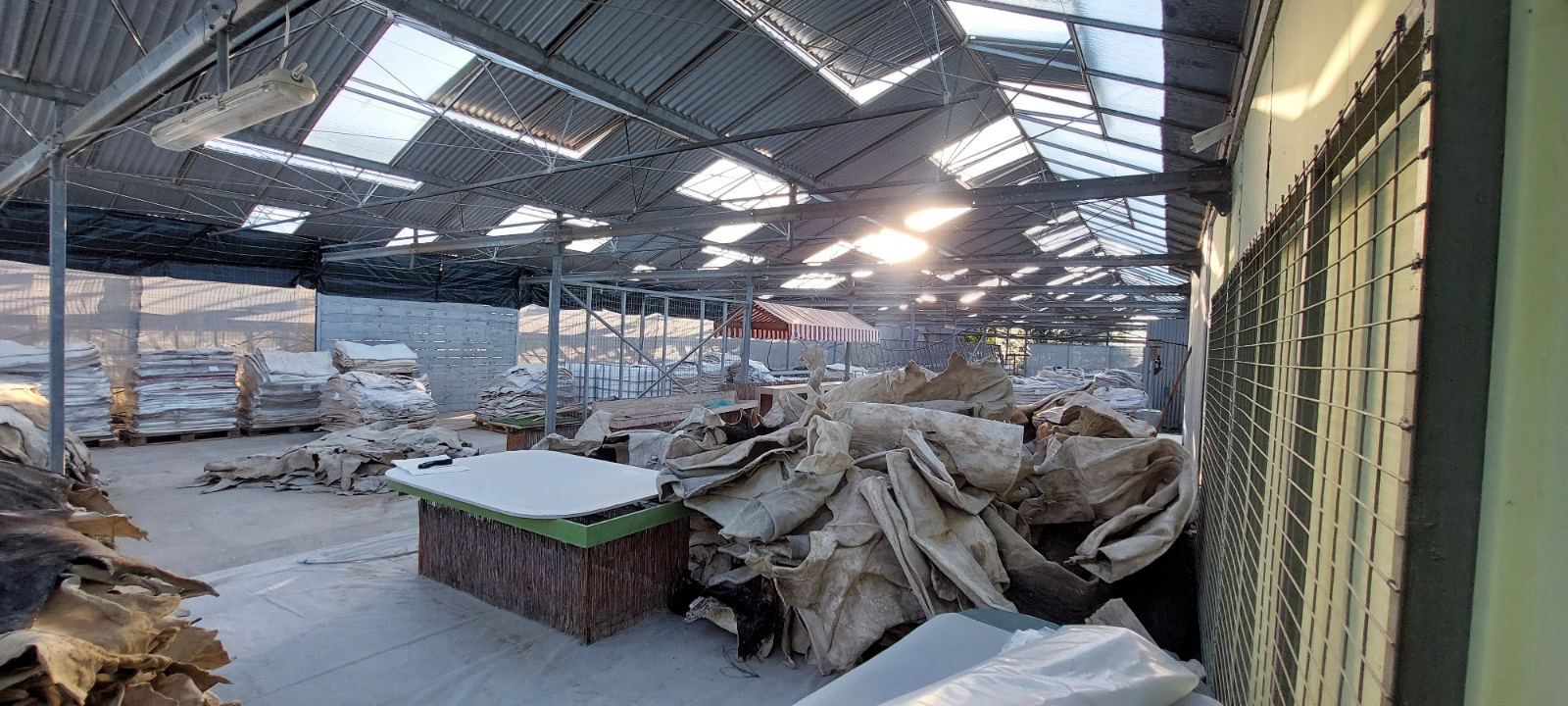 Εντόπισαν σπίτι «εργοστάσιο» ναρκωτικών στα νότια προάστια – Εμπότιζαν δέρματα με κοκαΐνη-3