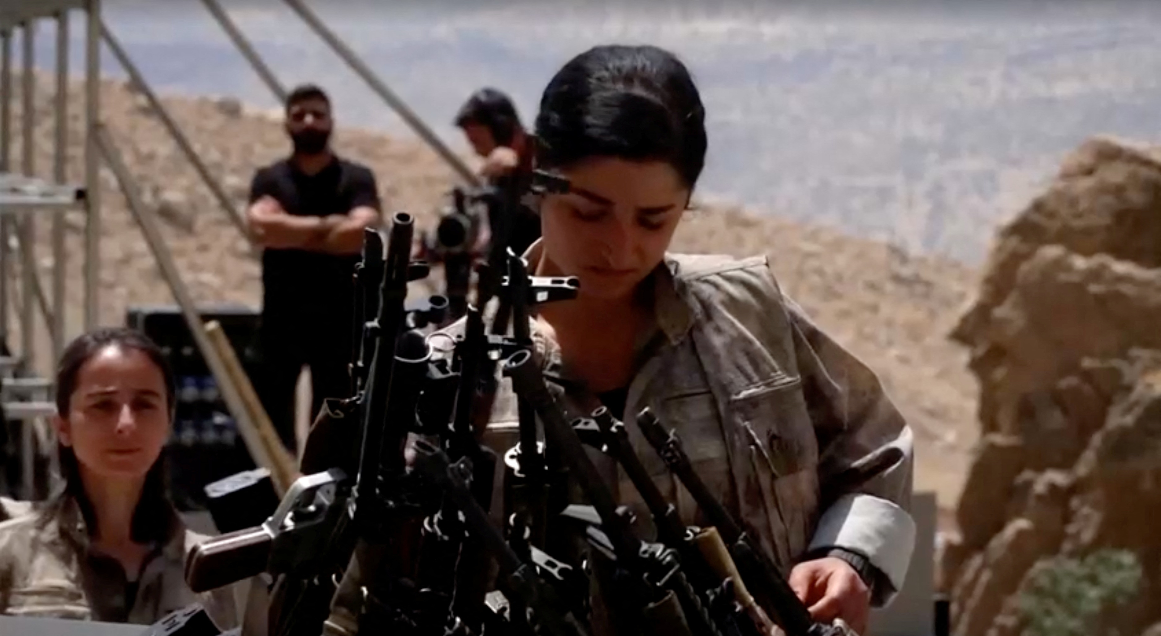 PKK: Αρχισε η παράδοση των όπλων – Τελετή στη Σουλαϊμανίγια του Ιράκ-1