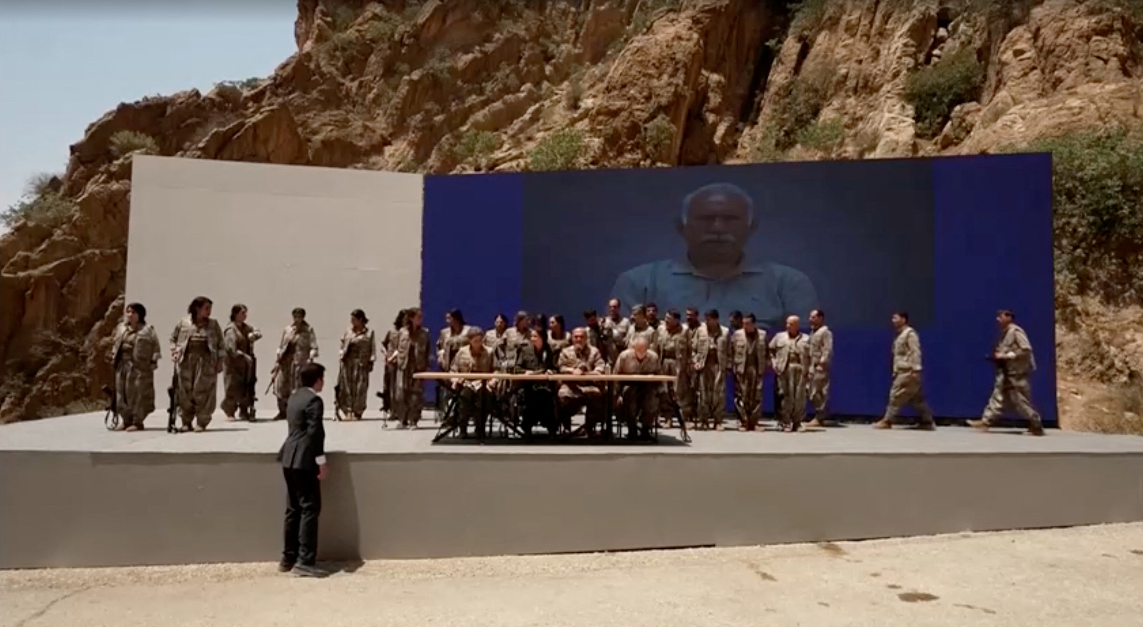 PKK: Αρχισε η παράδοση των όπλων – Τελετή στη Σουλαϊμανίγια του Ιράκ-3