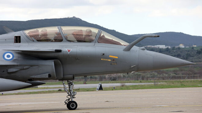 εντός-και-εκτός-τέσσερις-κινέζοι-φωτο-563707552