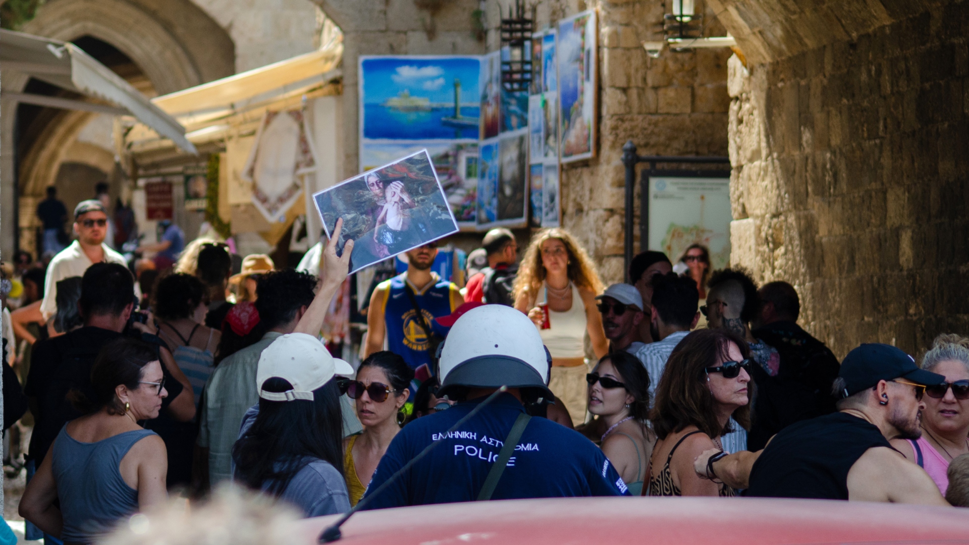 Ρόδος: Ενταση και προσαγωγές για την άφιξη του κρουαζιερόπλοιου με τους Ισραηλινούς τουρίστες [βίντεο]-4