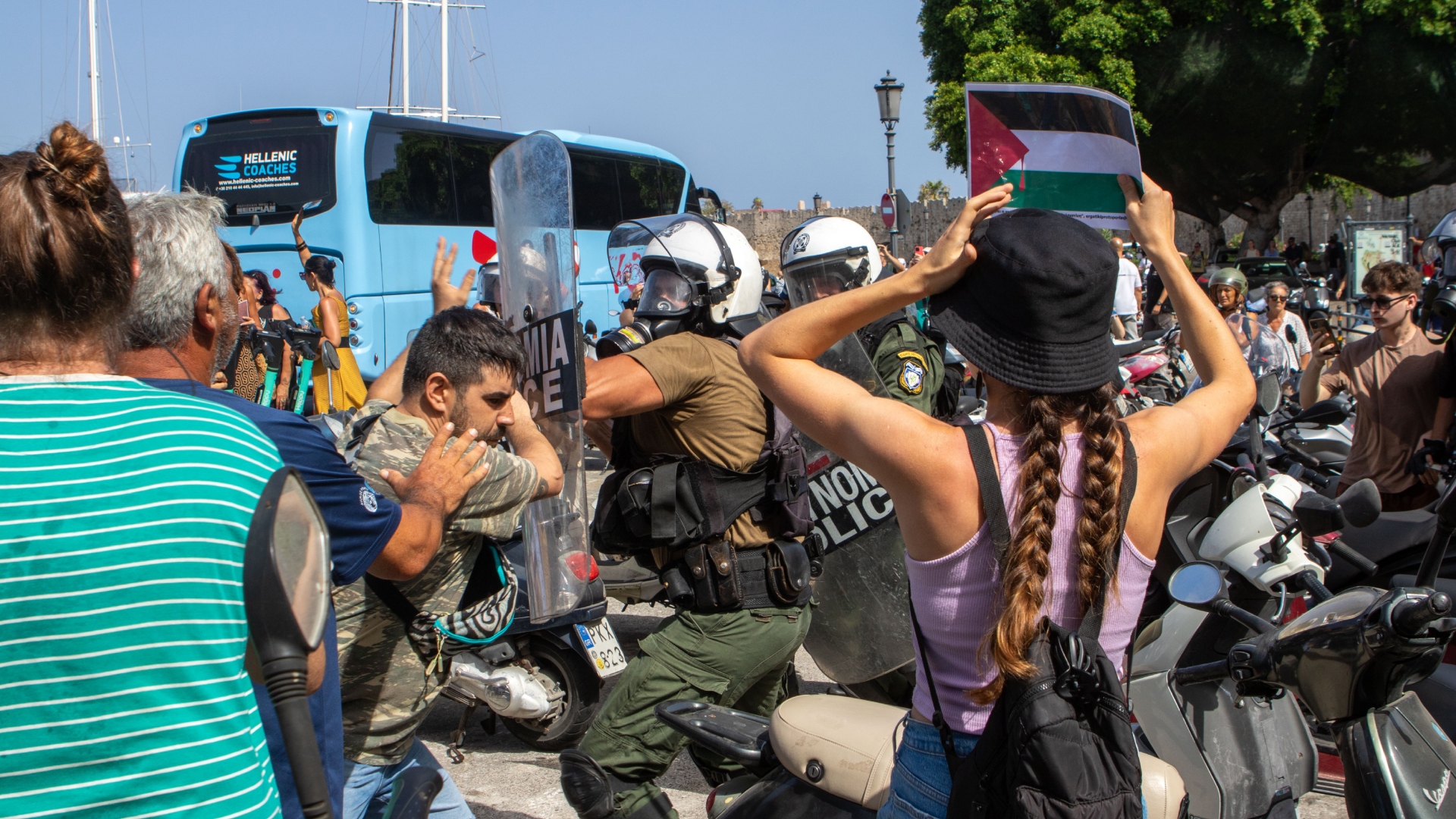 Ρόδος: Οκτώ συλλήψεις στη συγκέντρωση για το κρουαζιερόπλοιο με τους Ισραηλινούς-1