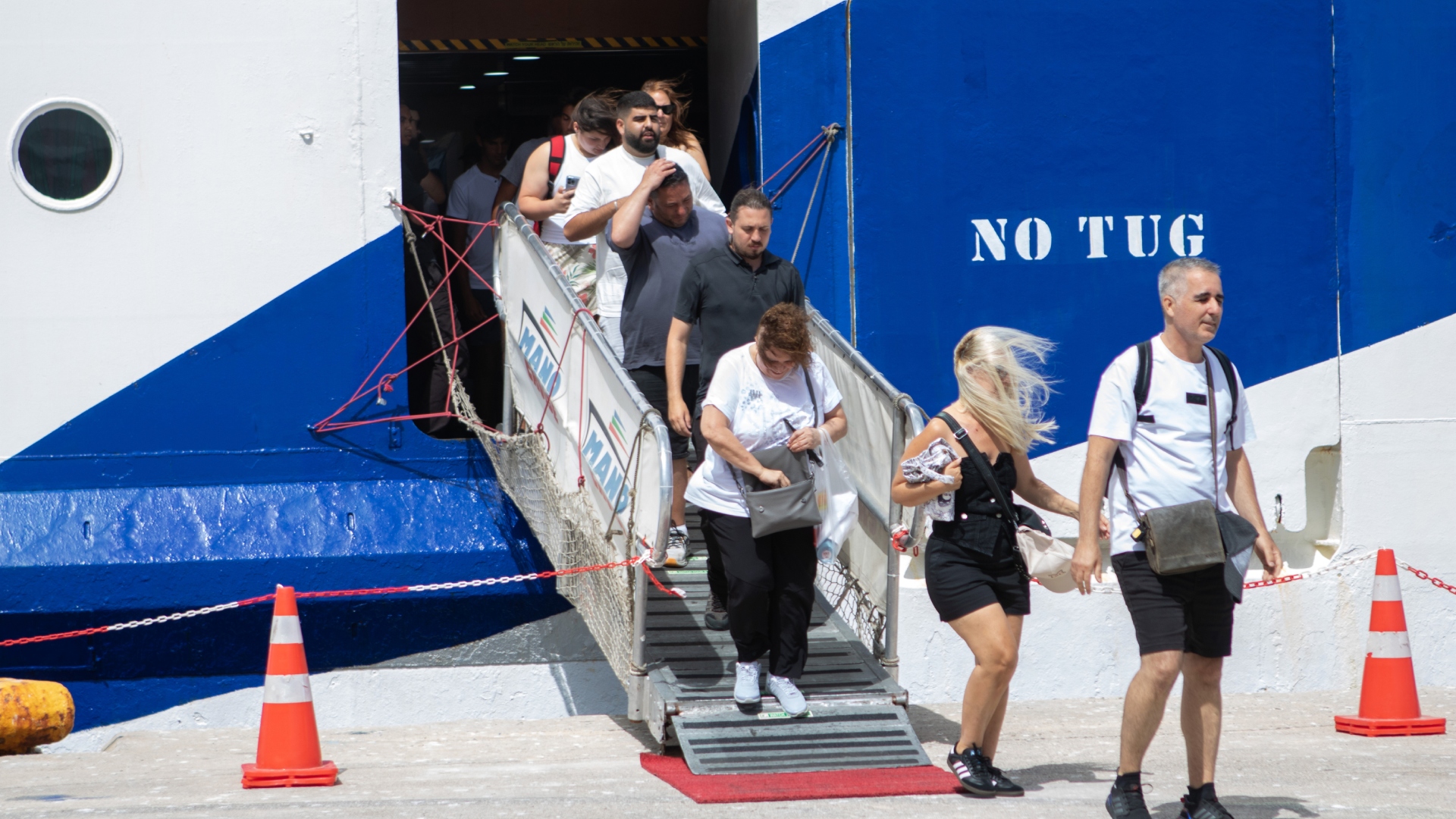 Ρόδος: Ενταση και προσαγωγές για την άφιξη του κρουαζιερόπλοιου με τους Ισραηλινούς τουρίστες [βίντεο]-11