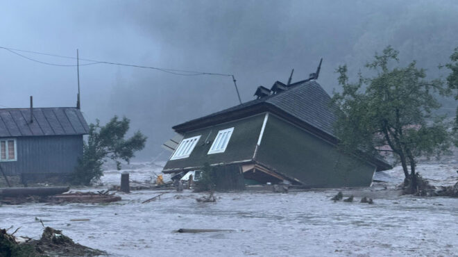 ρουμανία-τρεις-νεκροί-από-τις-πλημμύρ-563740363