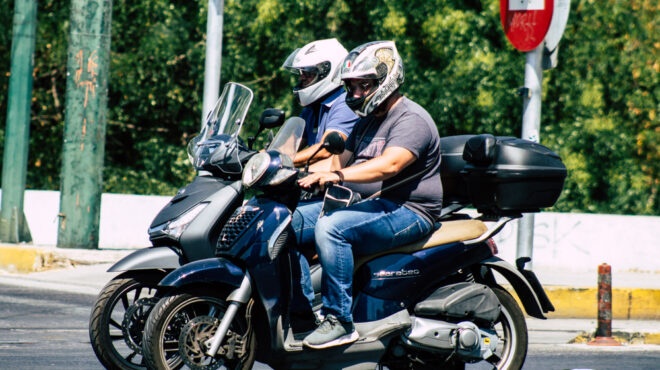 πάνω-από-2-500-πρόστιμα-για-κράνος-μέσα-σε-μ-563730355