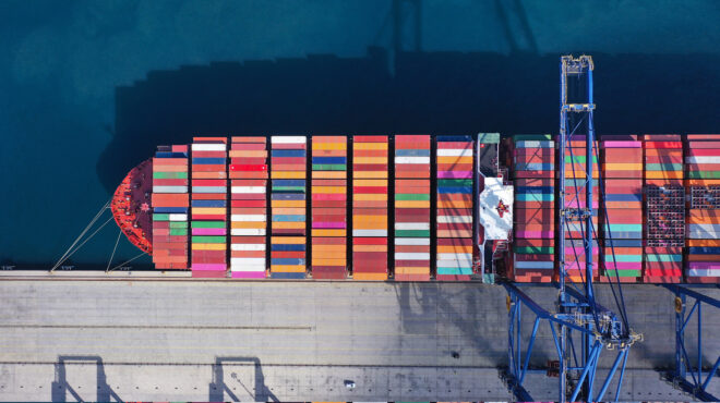 λιμάνι-πειραιά-χειροπέδες-σε-επτά-υπα-563726176