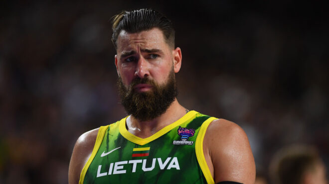 η-σκληρή-αγάπη-των-3-μεγάλων-αδελφών-σφυ-563702215