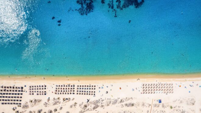 οι-8-πληγές-των-οργανωμένων-παραλιών-563710069