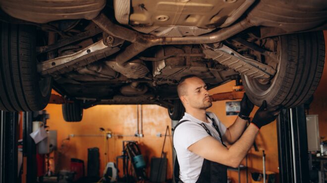 ο-μάστορας-που-απεργεί-και-το-σέρβις-το-563692372