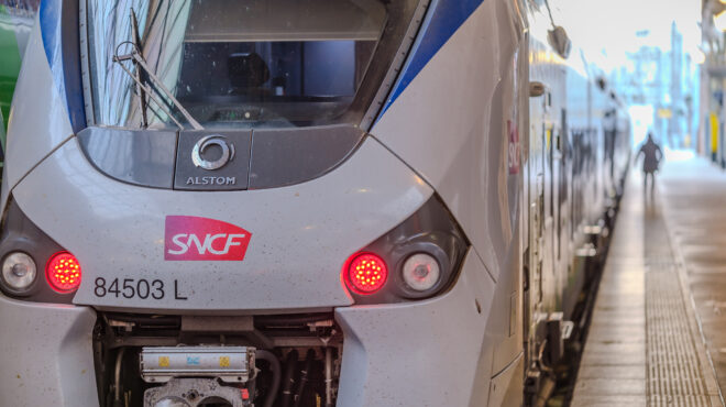 δορυφορικό-ίντερνετ-στα-τρένα-σχεδιά-563698480