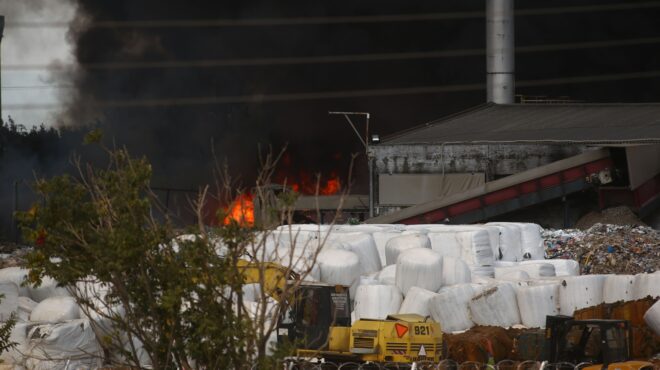 θεσσαλονίκη-σε-ύφεση-η-φωτιά-σε-εταιρε-563711440
