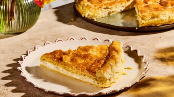 τυρόπιτα-με-μπεσαμέλ-και-φέτα-563725666