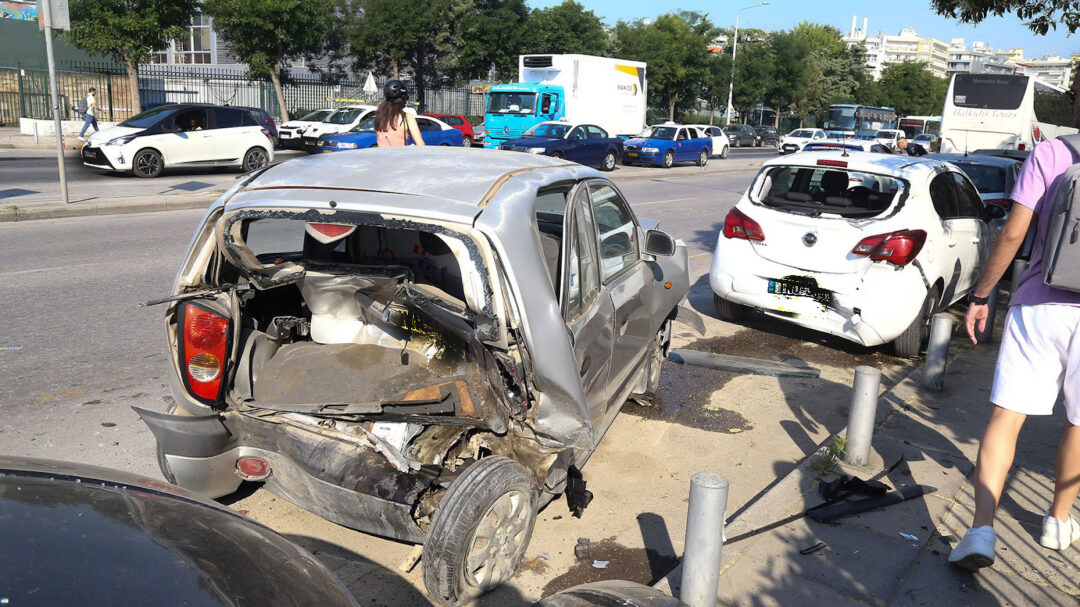 γιατί-η-σκηνή-ενός-τροχαίου-ατυχήματο-563692237