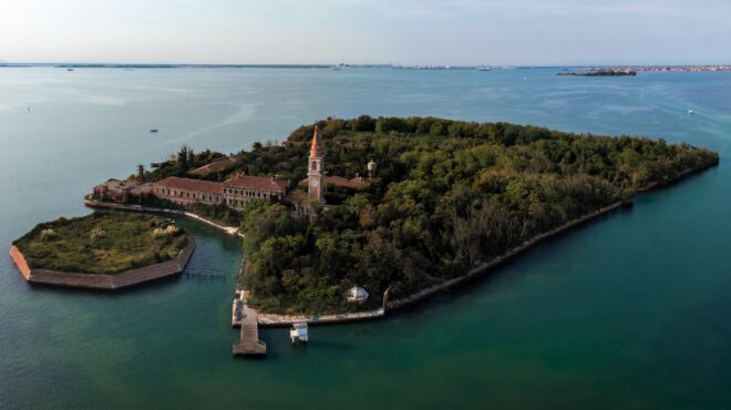 ντόπιοι-αγόρασαν-νησί-της-βενετίας-γι-563735542