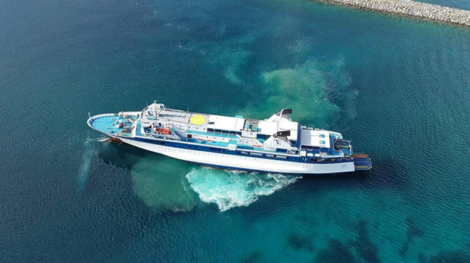 το-ιονίς-συνεχίζει-τα-δρομολόγια-563762992