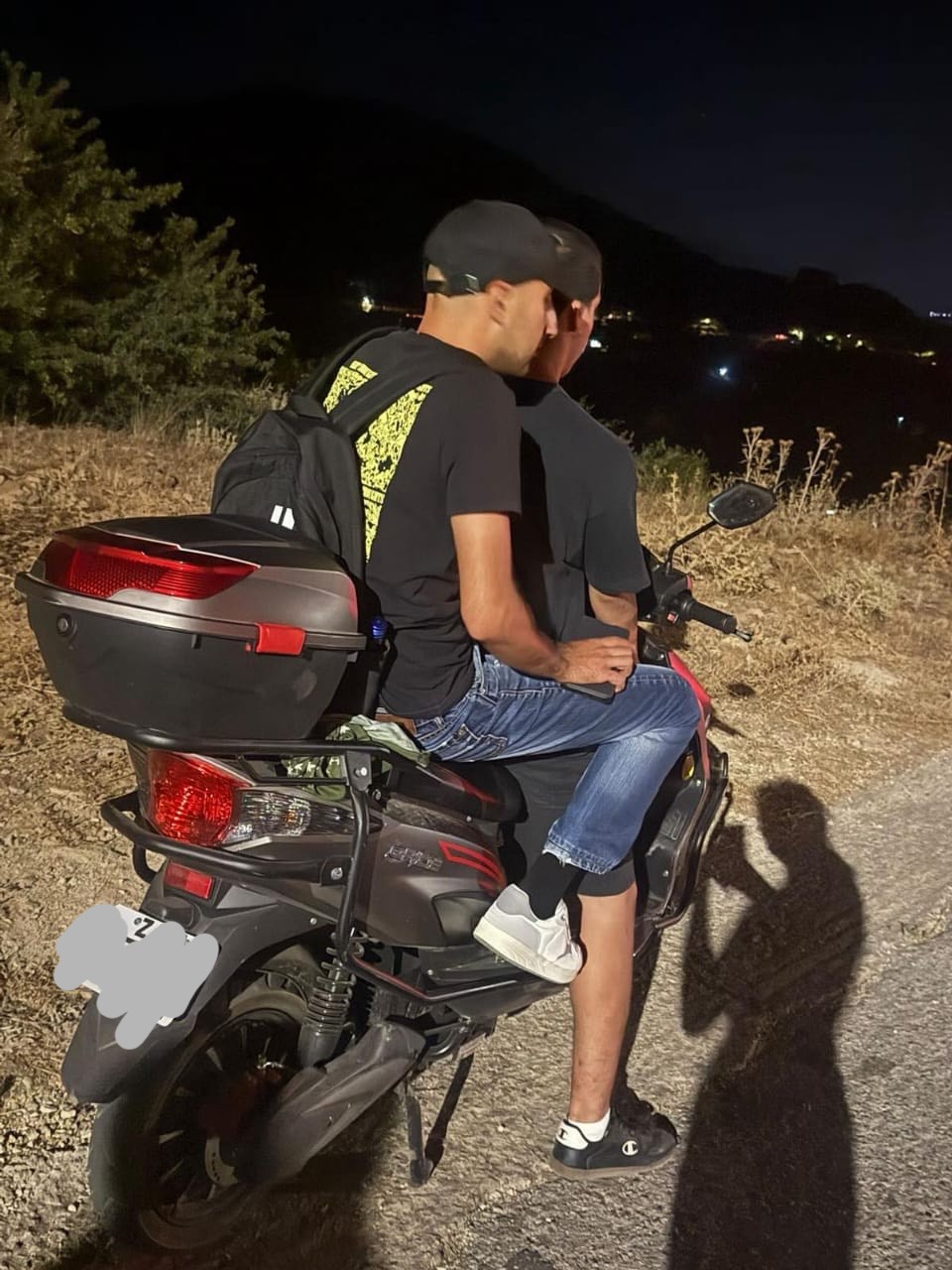 Πάτρα: Φωτογραφίες-ντοκουμέντο των τριών συλληφθέντων για εμπρησμό-3